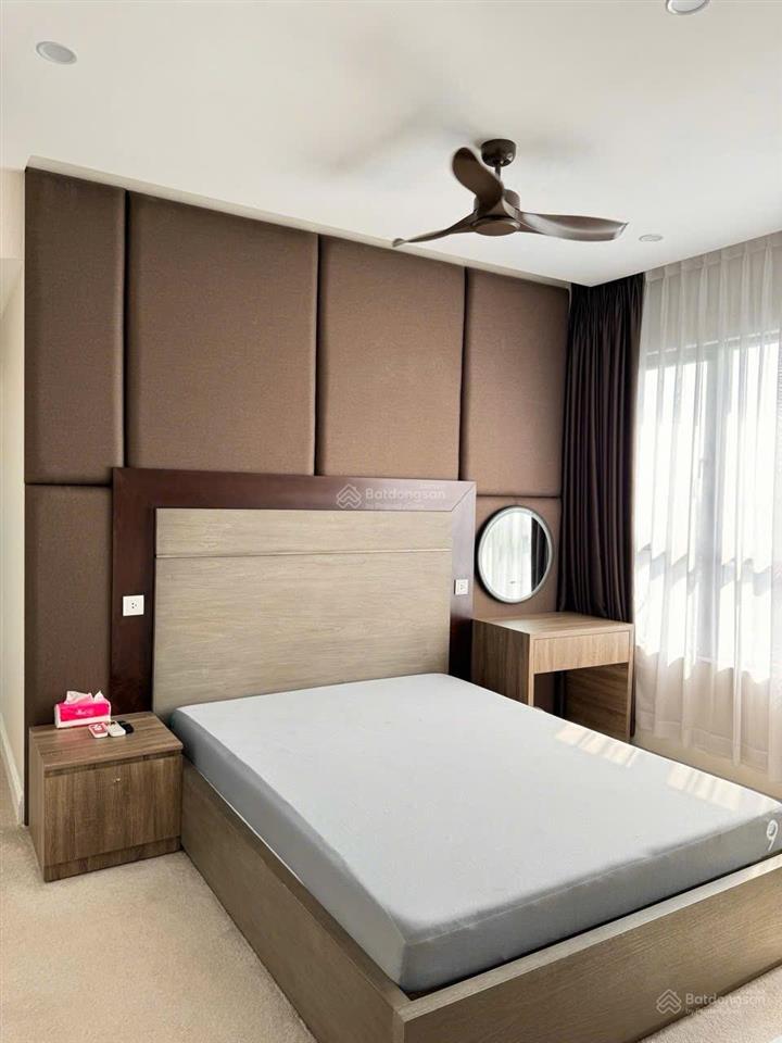 Kẹt tiền bán gấp ch palm heights, 2pn80m2, tầng 8, view sông hồ bơi, sẵn có hđ thuê. 0937 163 ***
