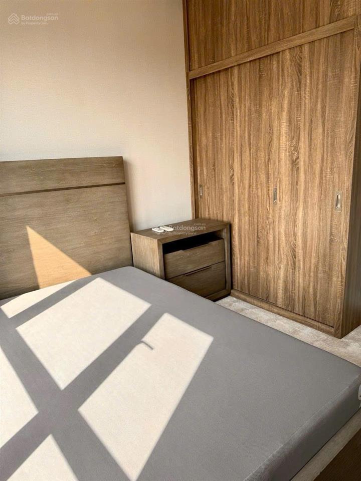 Kẹt tiền bán gấp ch palm heights, 2pn80m2, tầng 8, view sông hồ bơi, sẵn có hđ thuê. 0937 163 ***