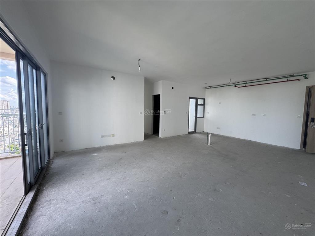 Cần bán gấp ch palm heights 121m2 tầng 19, view sông hồ bơi giá chỉ 10750 000 ***.  0937 163 ***