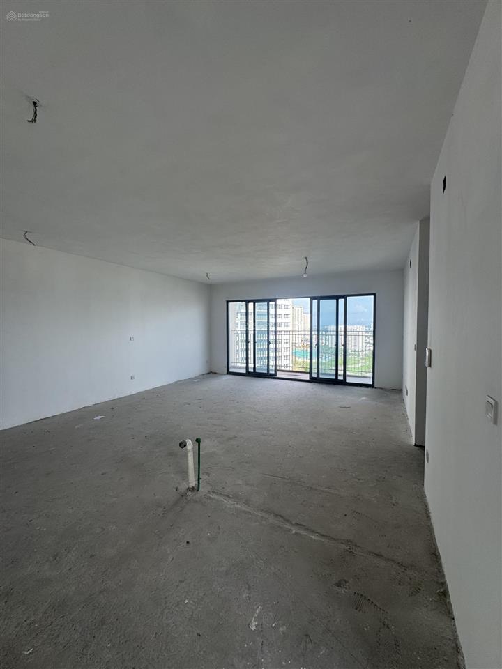 Cần bán gấp ch palm heights 121m2 tầng 19, view sông hồ bơi giá chỉ 10750 000 ***.  0937 163 ***