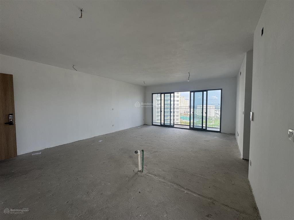 Cần bán gấp ch palm heights 121m2 tầng 19, view sông hồ bơi giá chỉ 10750 000 ***.  0937 163 ***