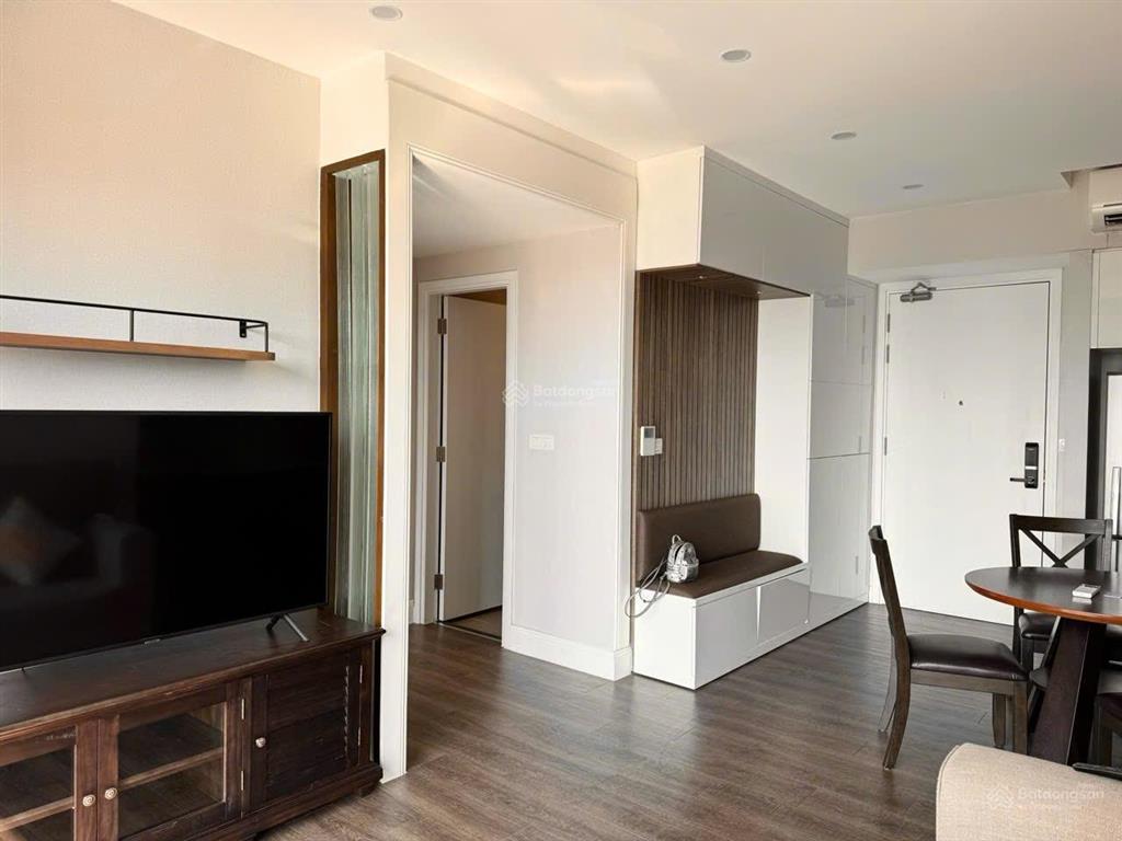 Kẹt tiền bán gấp ch palm heights, 2pn80m2, tầng 8, view sông hồ bơi, sẵn có hđ thuê.  0937 163 ***