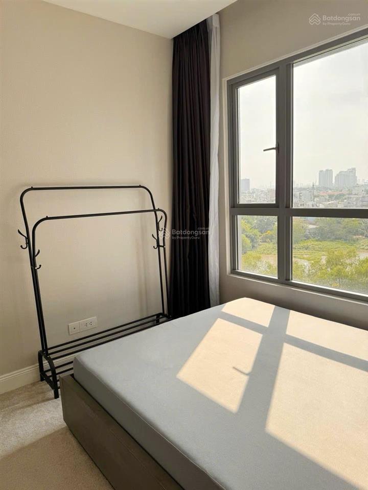 Kẹt tiền bán gấp ch palm heights, 2pn80m2, tầng 8, view sông hồ bơi, sẵn có hđ thuê.  0937 163 ***