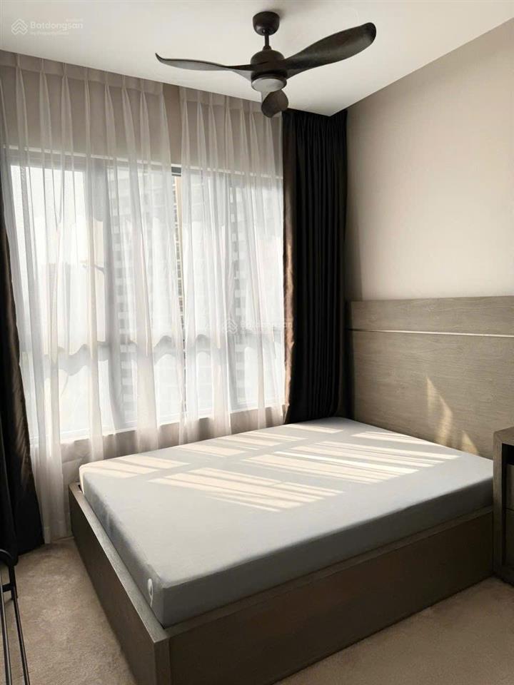 Kẹt tiền bán gấp ch palm heights, 2pn80m2, tầng 8, view sông hồ bơi, sẵn có hđ thuê.  0937 163 ***