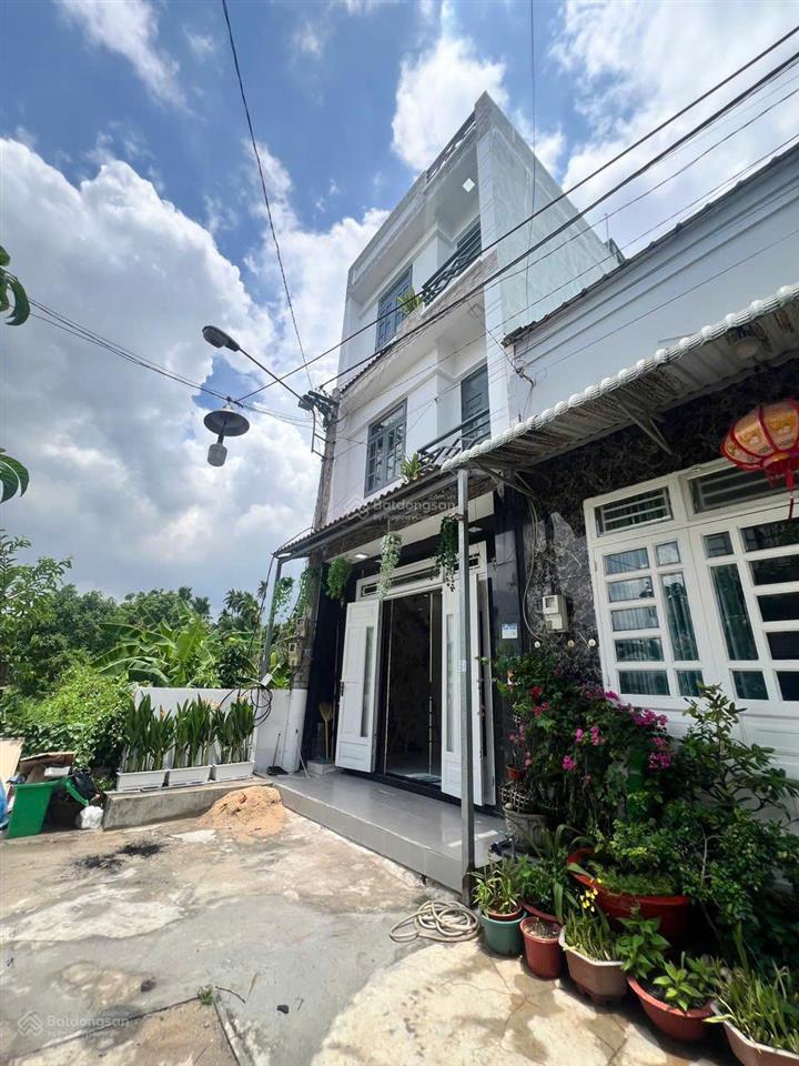 Bán nhà đẹp 5x10m 3 lầu thới an q12, đường 8m, tặng full nội thất, 5,68 tỷ