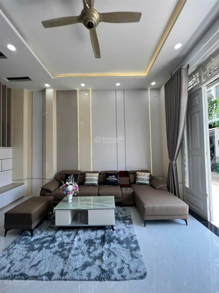 Bán nhà đẹp 5x10m 3 lầu thới an q12, đường 8m, tặng full nội thất, 5,68 tỷ