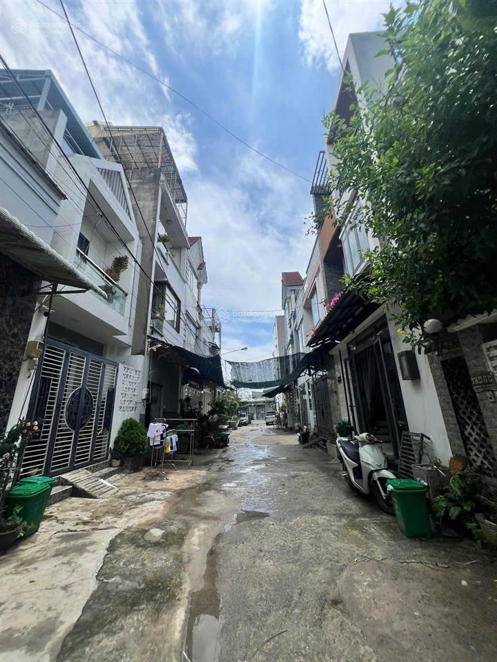 Bán nhà đẹp 5x10m 3 lầu thới an q12, đường 8m, tặng full nội thất, 5,68 tỷ