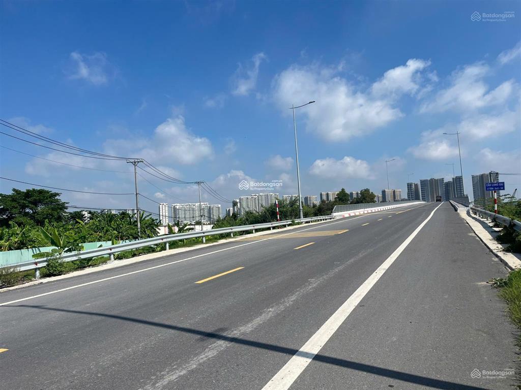 Hẻm lớn mặt tiền sông  vị trí đường bình lợi p. 13 bình thạnh. diện tích 7m x 20m. giá 14 tỷ