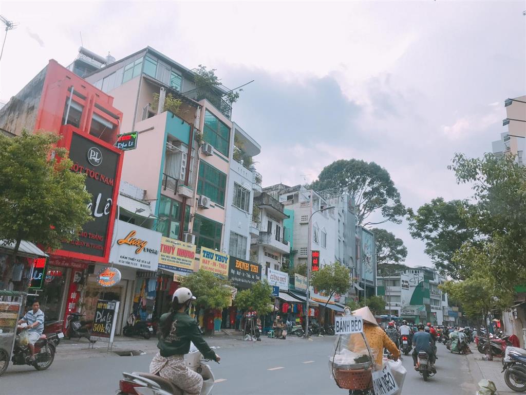 Bán mặt tiền nguyễn tri phương ngay chè ý phương (dt 3,8x16m, 3 lầu) quận 10  giá 28.8 tỷ