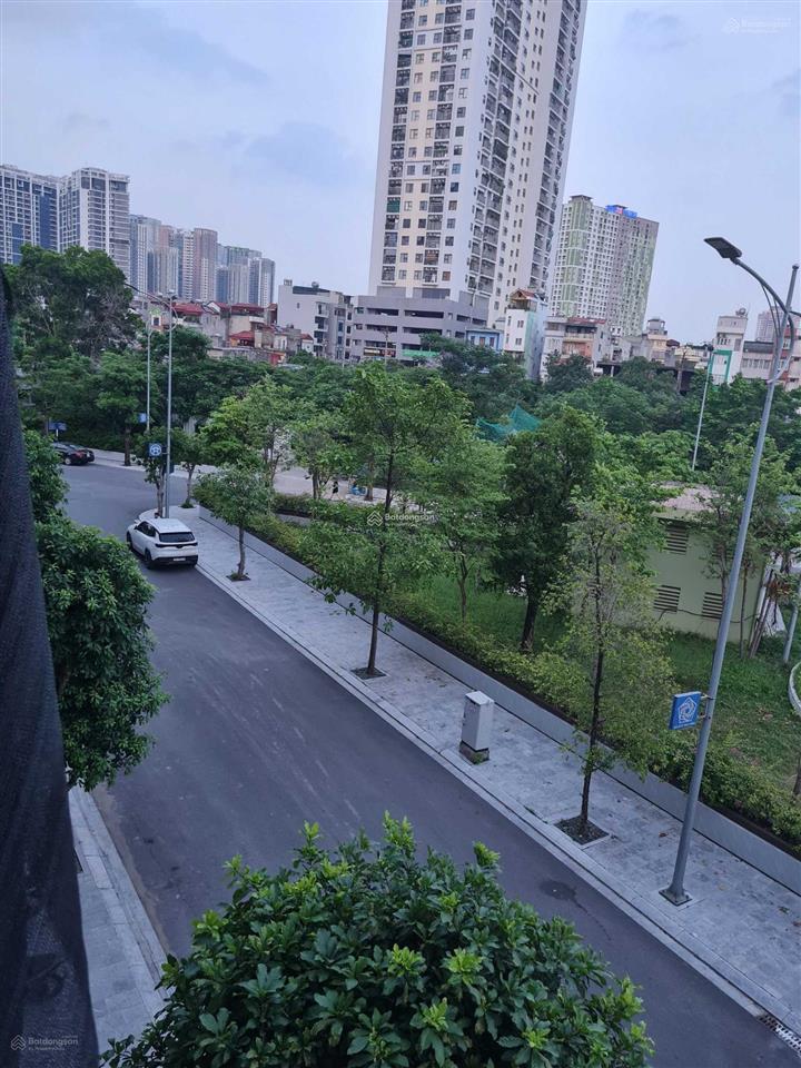 Cc bán lô 94.6m2 mt 5,2m galaxy 3 ngân hà vạn phúc. nhà hoàn thiện cho thuê 50tr.  0973 001 ***