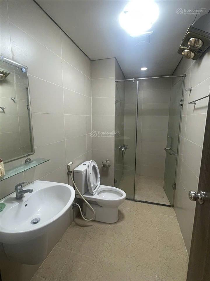 Chính chủ bán căn hộ 67m2 cc xuân mai riverside 2 ngủ 2 wc, tầng đẹp, hướng mát, nội thất đầy đủ.