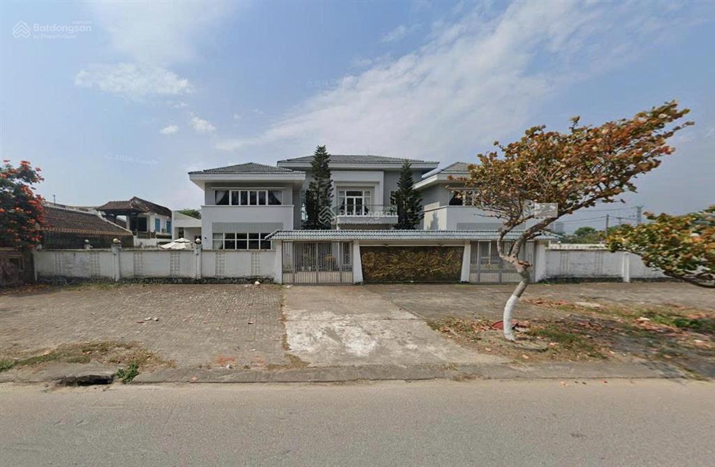Cần tiền bán gấp đất bt lô góc 493,6m2 mt 25m cách biển nguyễn tất thành 50m. kd nhà hàng ks