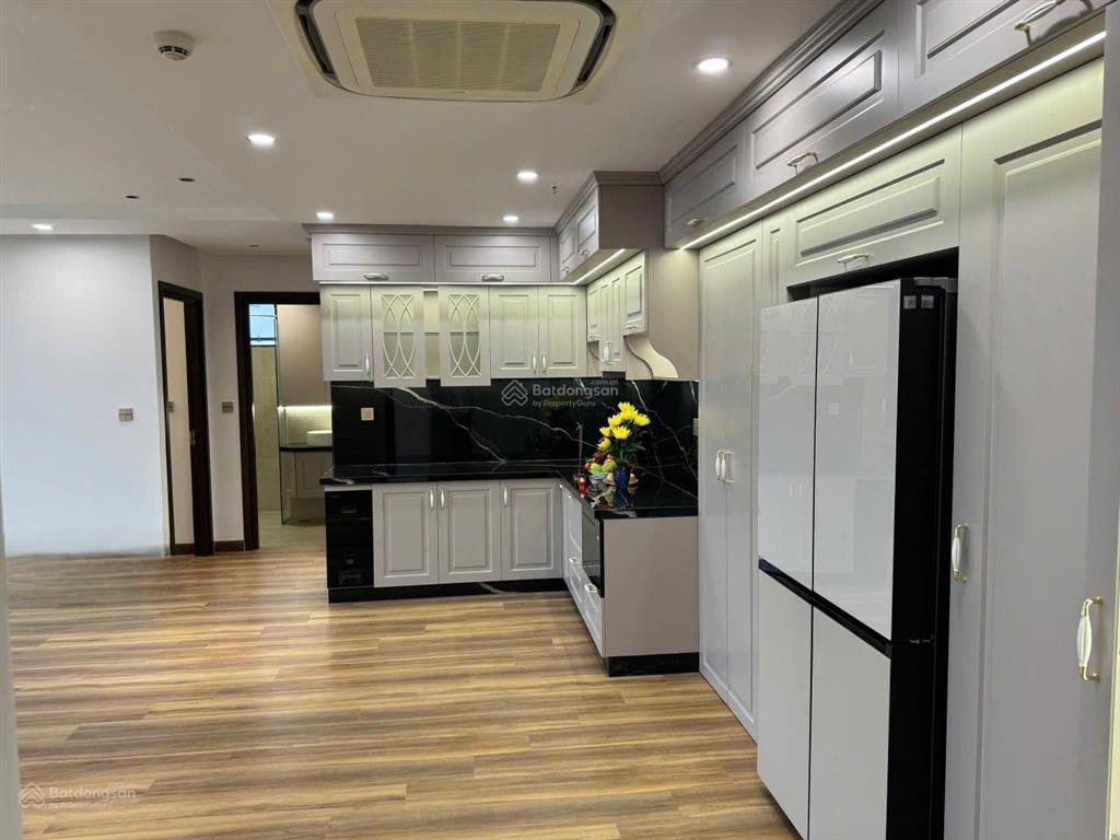 Chính chủ cần bán căn hộ cao cấp the everich 101 m2, 3pn giá 14,8 tỷ lầu cao  view trọn quận 1