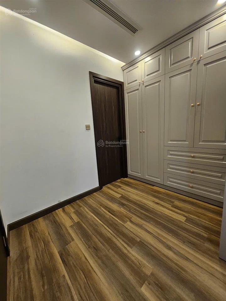 Chính chủ cần bán căn hộ cao cấp the everich 101 m2, 3pn giá 14,8 tỷ lầu cao  view trọn quận 1