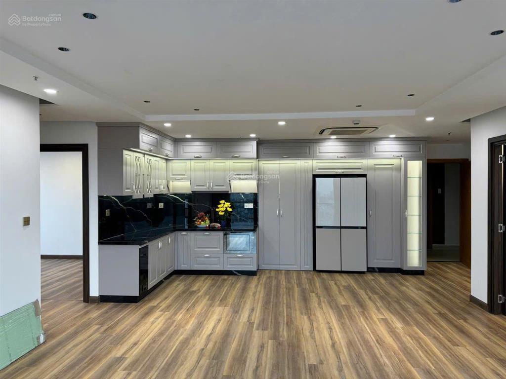 Chính chủ cần bán căn hộ cao cấp the everich 101 m2, 3pn giá 14,8 tỷ lầu cao  view trọn quận 1