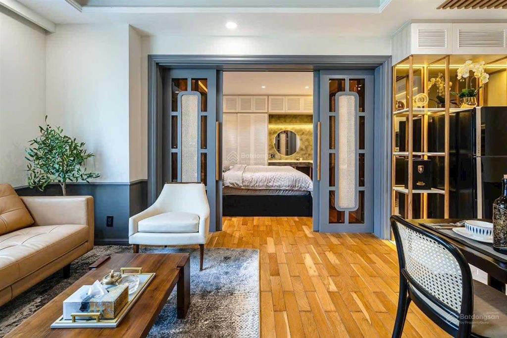 Chính chủ bán ch 3pn giá thật 13,5 tỷ, view đẹp lầu cao, nhà thiết kế sang trọng  pkd 0938 031 ***