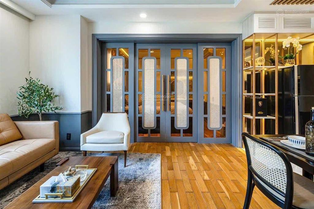 Chính chủ bán ch 3pn giá thật 13,5 tỷ, view đẹp lầu cao, nhà thiết kế sang trọng  pkd 0938 031 ***