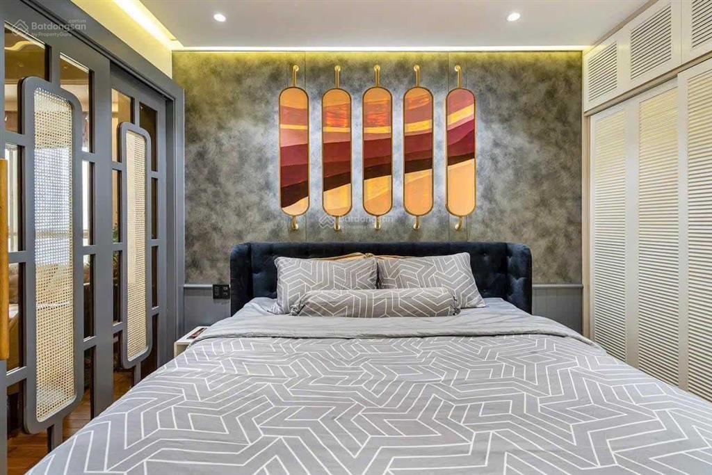 Chính chủ bán ch 3pn giá thật 13,5 tỷ, view đẹp lầu cao, nhà thiết kế sang trọng  pkd 0938 031 ***