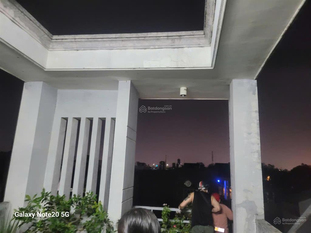 Nhà 4x13m, trần văn mười hóc môn, 1 trệt 2 lầu, hẻm ô tô, đường cao không ngập, giá tốt 3.8 tỷ