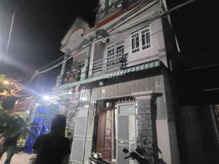 Nhà 4x13m, trần văn mười hóc môn, 1 trệt 2 lầu, hẻm ô tô, đường cao không ngập, giá tốt 3.8 tỷ