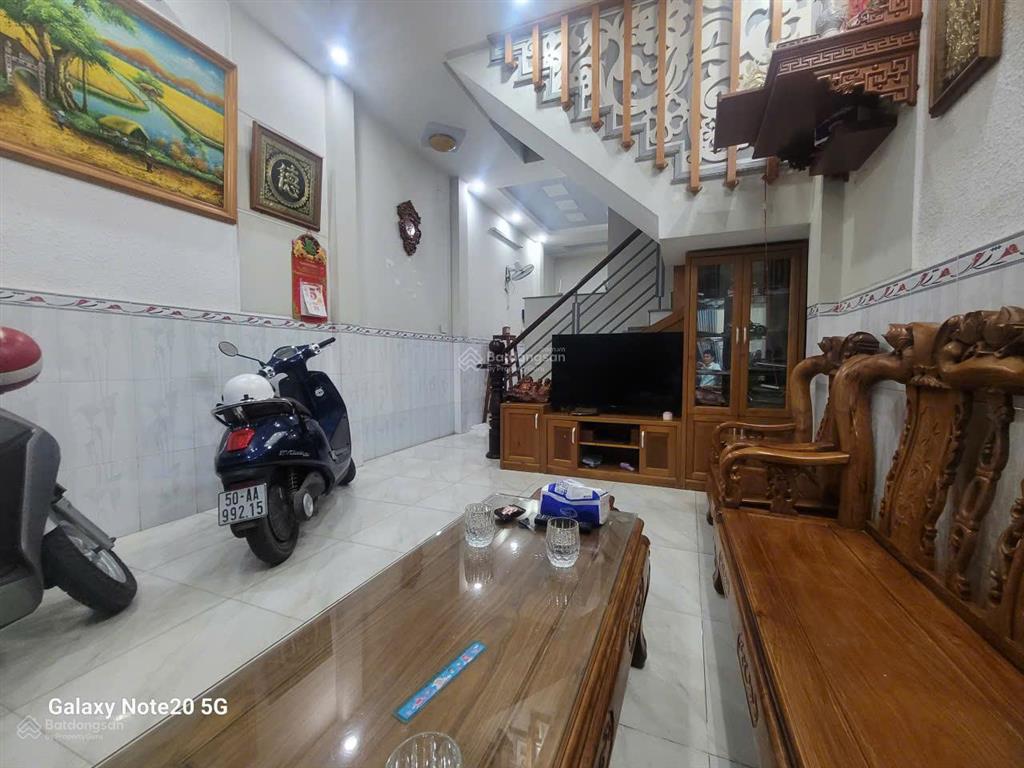 Nhà 4x13m, trần văn mười hóc môn, 1 trệt 2 lầu, hẻm ô tô, đường cao không ngập, giá tốt 3.8 tỷ