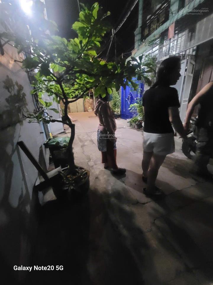 Nhà 4x13m, trần văn mười hóc môn, 1 trệt 2 lầu, hẻm ô tô, đường cao không ngập, giá tốt 3.8 tỷ