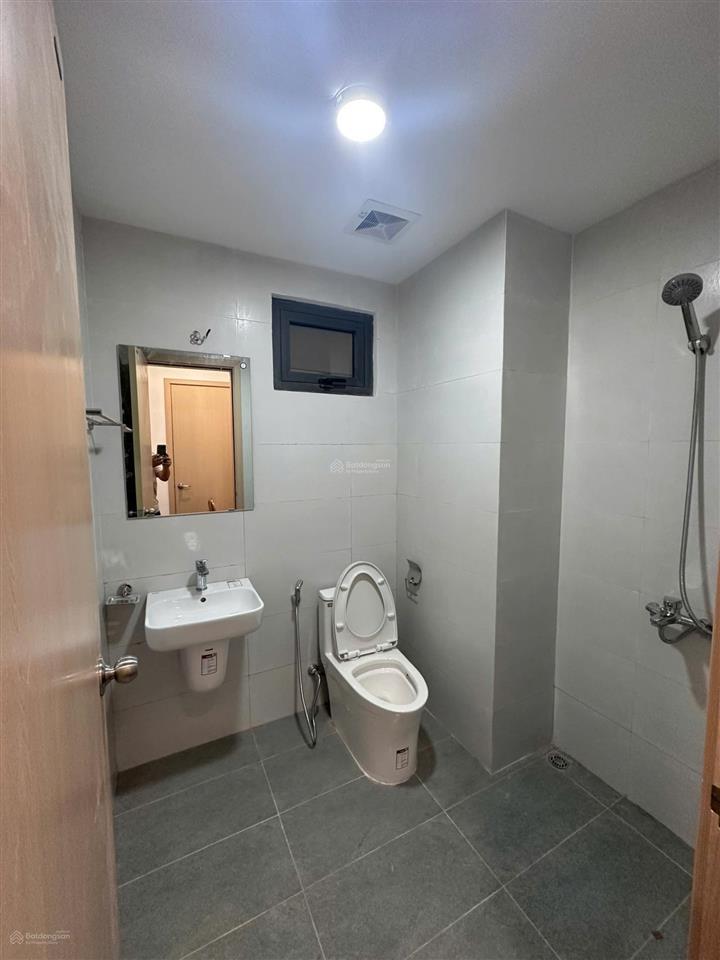 Chính chủ cần cho thuê căn 2 ngủ 2 wc tại chung cư pg aura