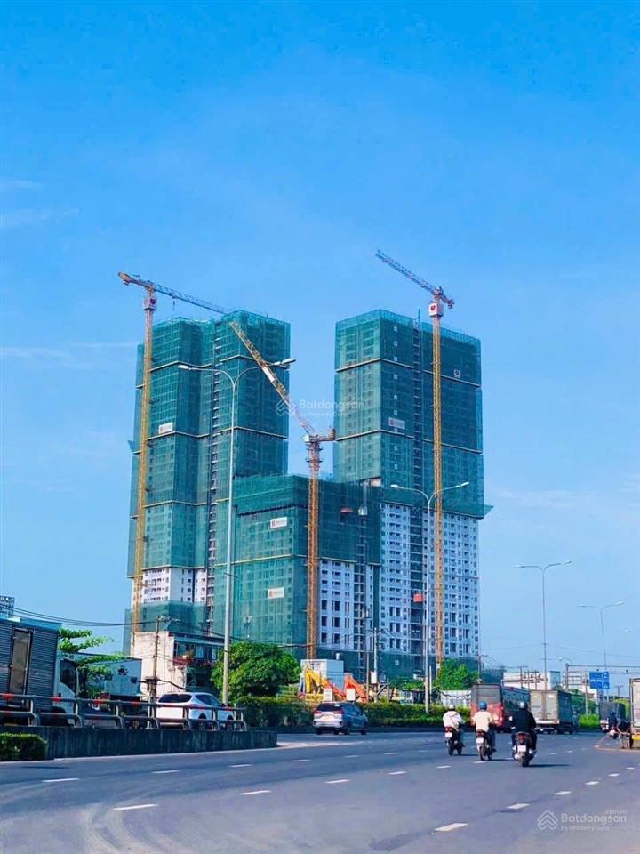 Cần bán căn 55m2 2pn1wc picity sky park 2,4 tỷ full thuế phí