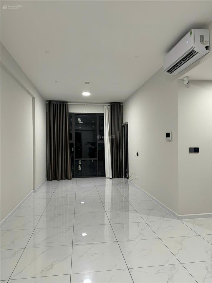 Cho thuê căn 3pn bếp rèm máy lạnh đầu tháng 6 ở