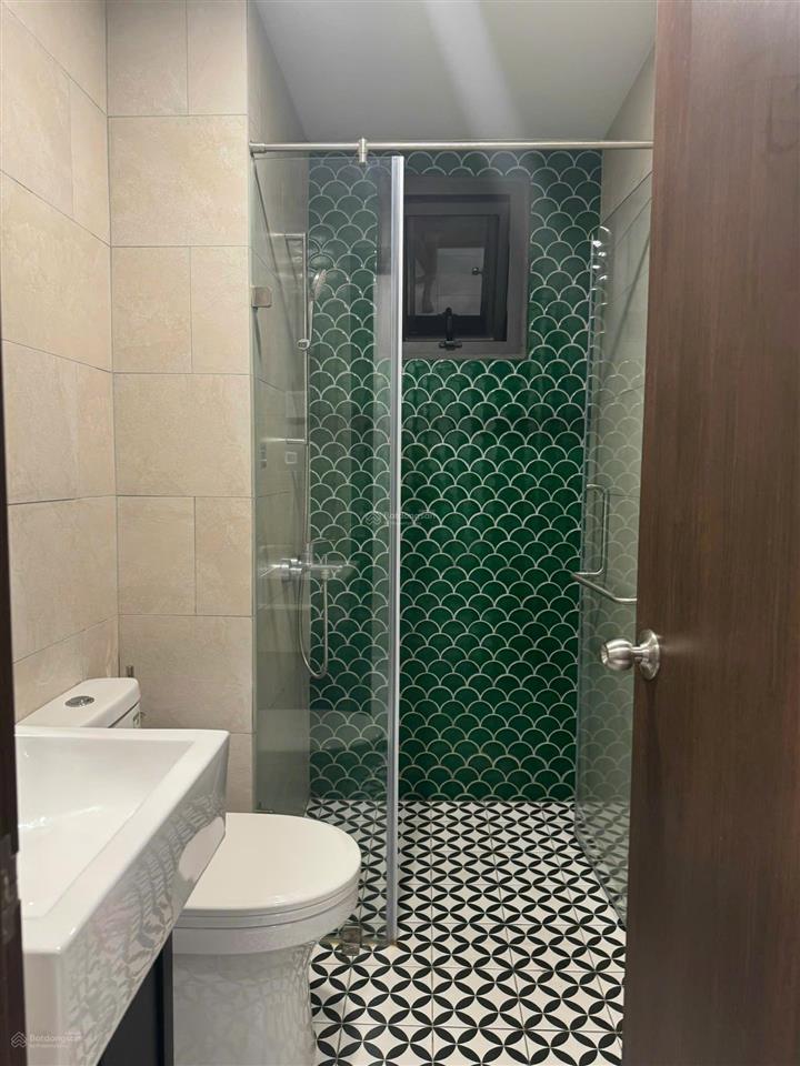 Cho thuê căn 3pn bếp rèm máy lạnh đầu tháng 6 ở