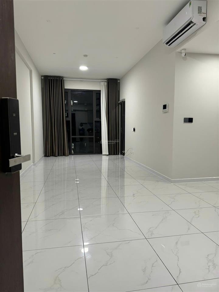 Cho thuê căn 3pn bếp rèm máy lạnh đầu tháng 6 ở