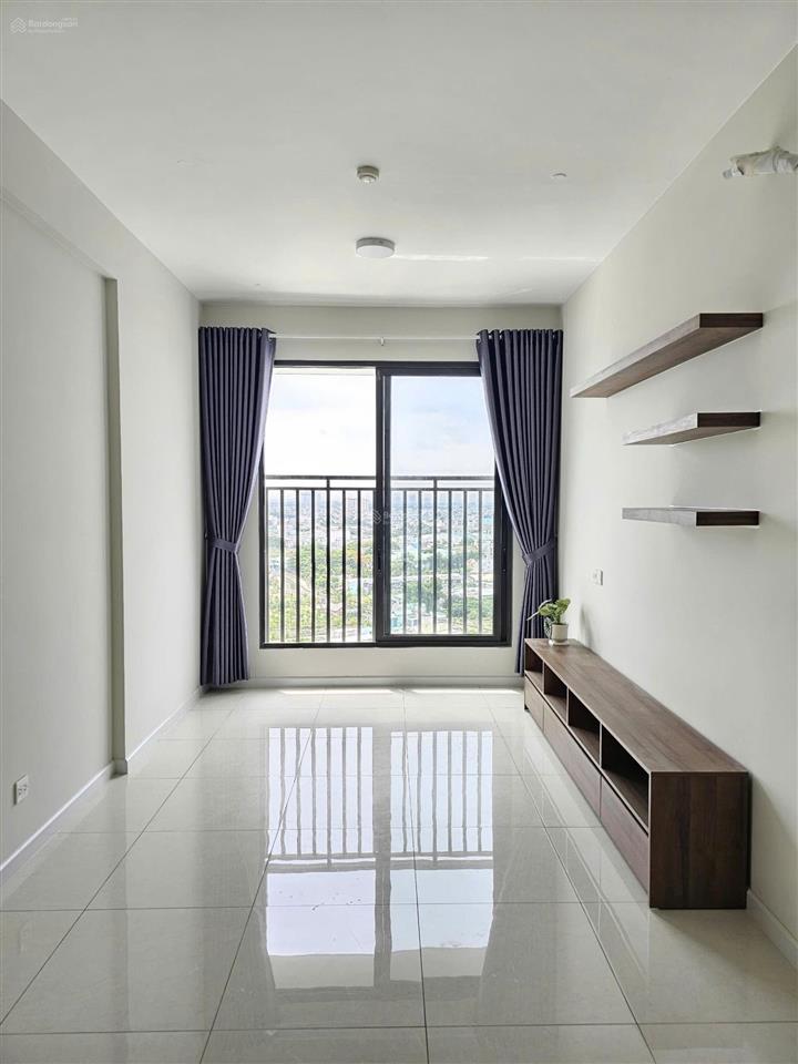 Cần cho thuê căn 2pn, 1wc, bếp, rèm, máy lạnh giá 8tr, ở ngay