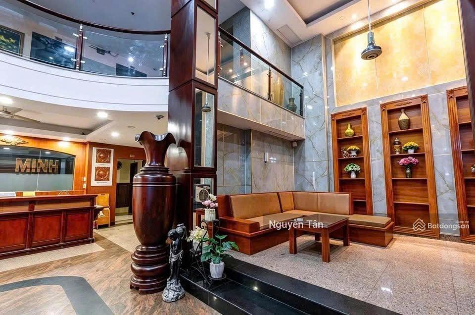Khách sạn khu sân bay đệ nhất q. tân bình dt 12mx20m hầm 9 tầng