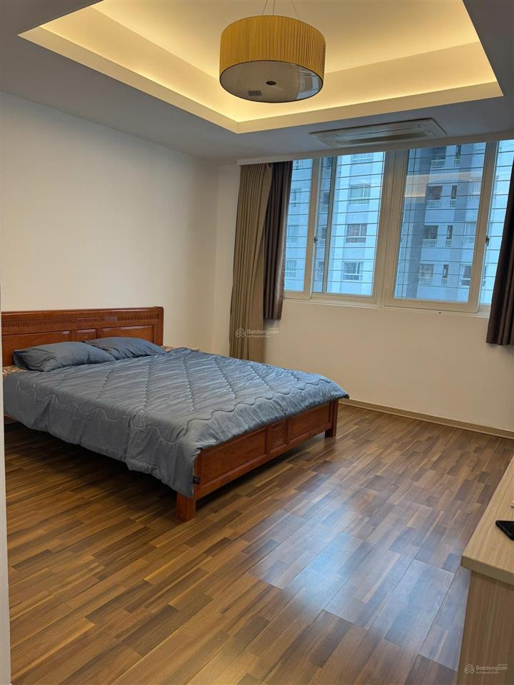 Hạ giá 9,6 tỷ bán imperia q2, 135m2, 3pn, full nội thất, sổ hồng, miễn phí 01 suất xe hơi, 2 xe máy