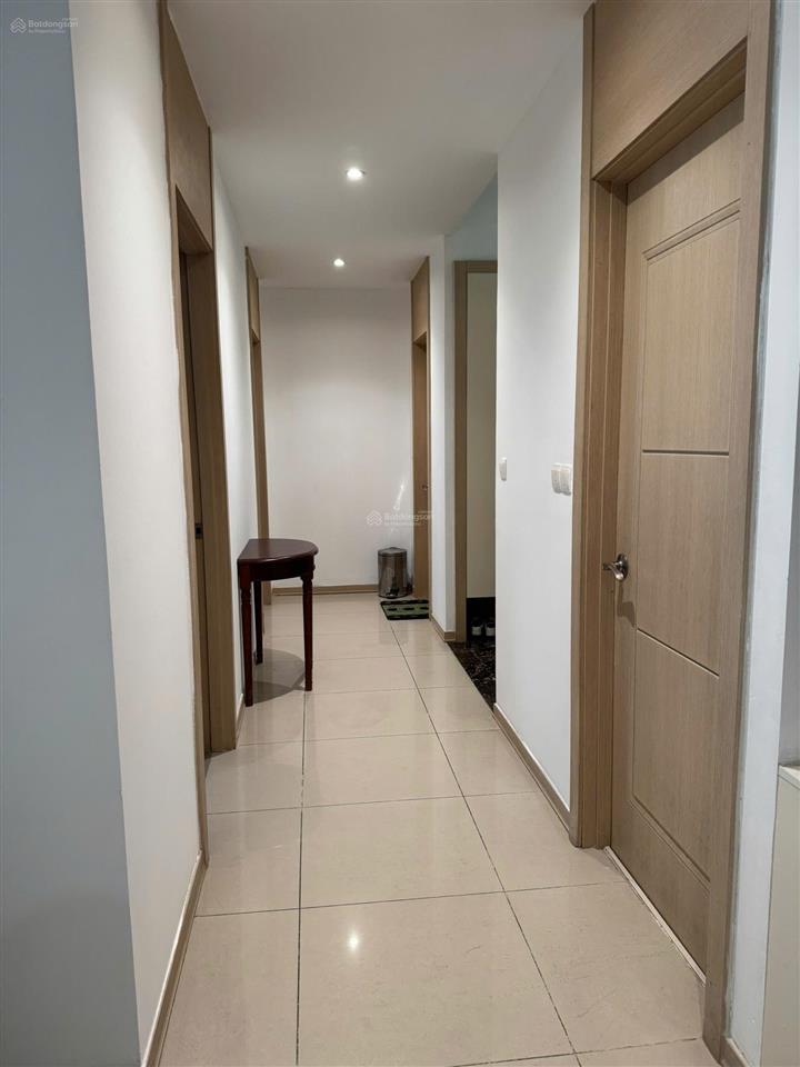 Hạ giá 9,6 tỷ bán imperia q2, 135m2, 3pn, full nội thất, sổ hồng, miễn phí 01 suất xe hơi, 2 xe máy