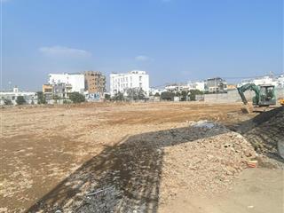 Chính chủ cho thuê lô đất 3.220m2. 159 triệu. mặt tiền đường đào trí phường phú thuận quận 7