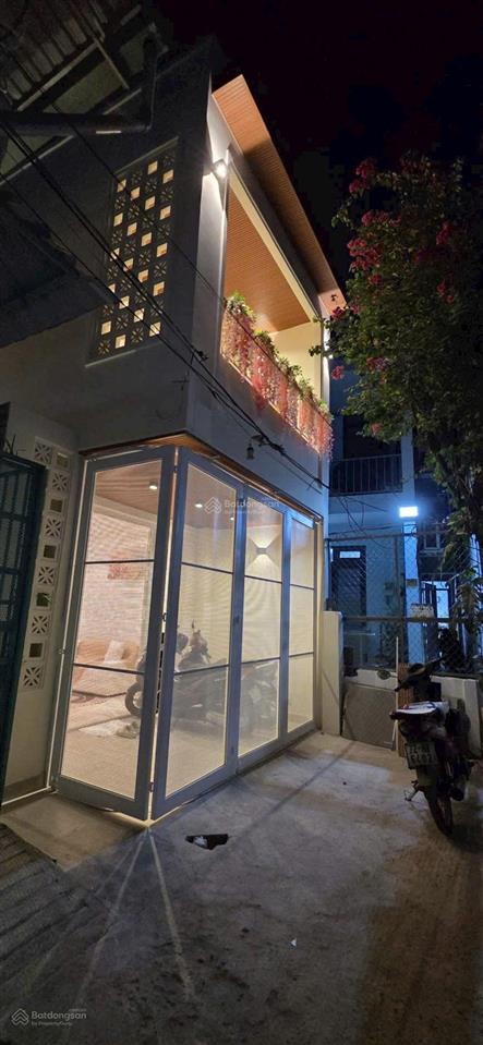 Nhà đẹp chính chủ cần bán giá 4tỷ9  nhà 2 tầng full thất cao cấp  đường huỳnh tấn phát quận 7