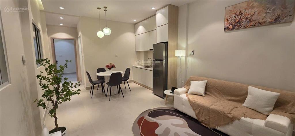 Nhà đẹp chính chủ cần bán giá 4tỷ9  nhà 2 tầng full thất cao cấp  đường huỳnh tấn phát quận 7