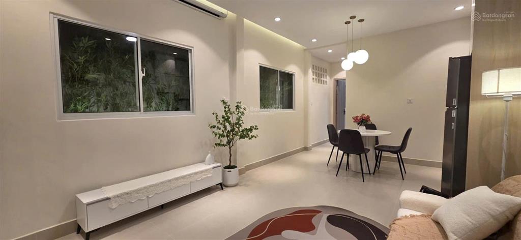 Nhà đẹp chính chủ cần bán giá 4tỷ9  nhà 2 tầng full thất cao cấp  đường huỳnh tấn phát quận 7