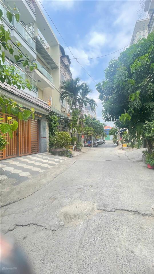 Chính chủ bán nhà 2 tầng hơn 10 tỷ  đường hoàng quốc việt  phường phú thuận quận 7.