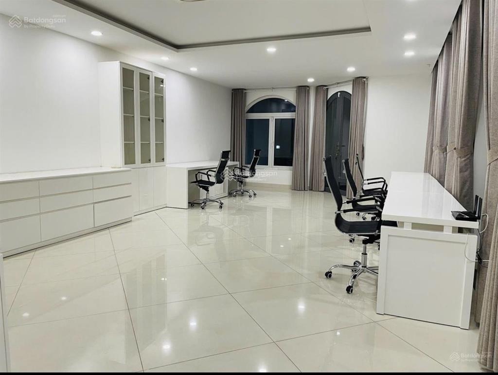 Cho thuê nhà mặt tiền đẹp vị trí vàng kinh doanh cực đỉnh. nhà 2 mặt tiền đường số 3 tân hưng q7