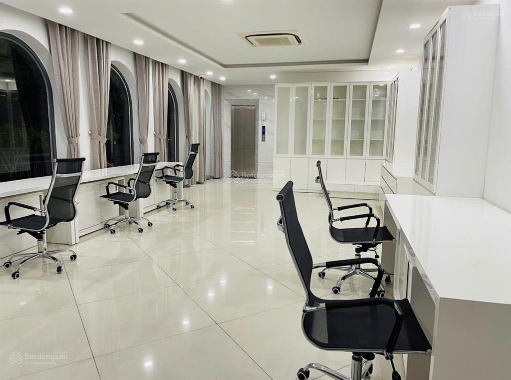 Cho thuê nhà mặt tiền đẹp vị trí vàng kinh doanh cực đỉnh. nhà 2 mặt tiền đường số 3 tân hưng q7