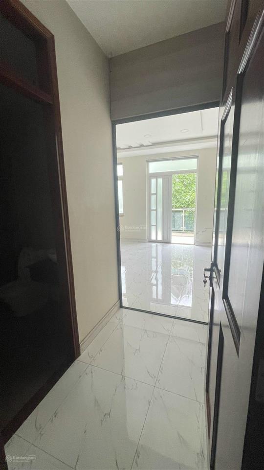 Cho thuê nhà mặt tiền vị trí đắc địa, giao thông thuận tiện đường số 14 phường tân hưng q7