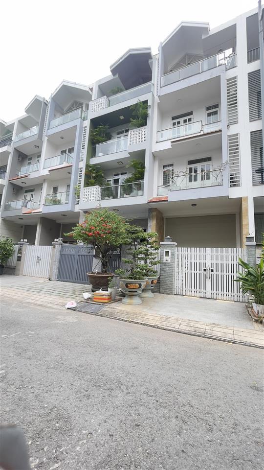 Cho thuê nhà mặt tiền vị trí đắc địa, giao thông thuận tiện đường số 14 phường tân hưng q7