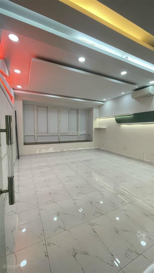 Cho thuê nhà mặt tiền vị trí đắc địa, giao thông thuận tiện đường số 14 phường tân hưng q7