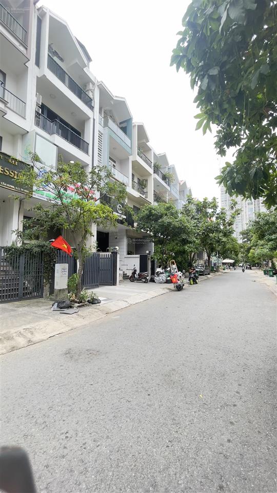 Cho thuê nhà mặt tiền vị trí đắc địa, giao thông thuận tiện đường số 14 phường tân hưng q7