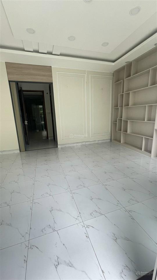 Cho thuê nhà mặt tiền vị trí đắc địa, giao thông thuận tiện đường số 14 phường tân hưng q7