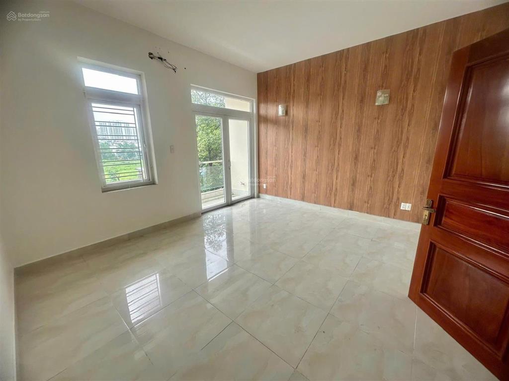 Cho thuê nhà mặt tiền đường d4, p. tân hưng, q7 5x20m, 1 hầm 1 trệt 3 lầu 65 triệu/tháng