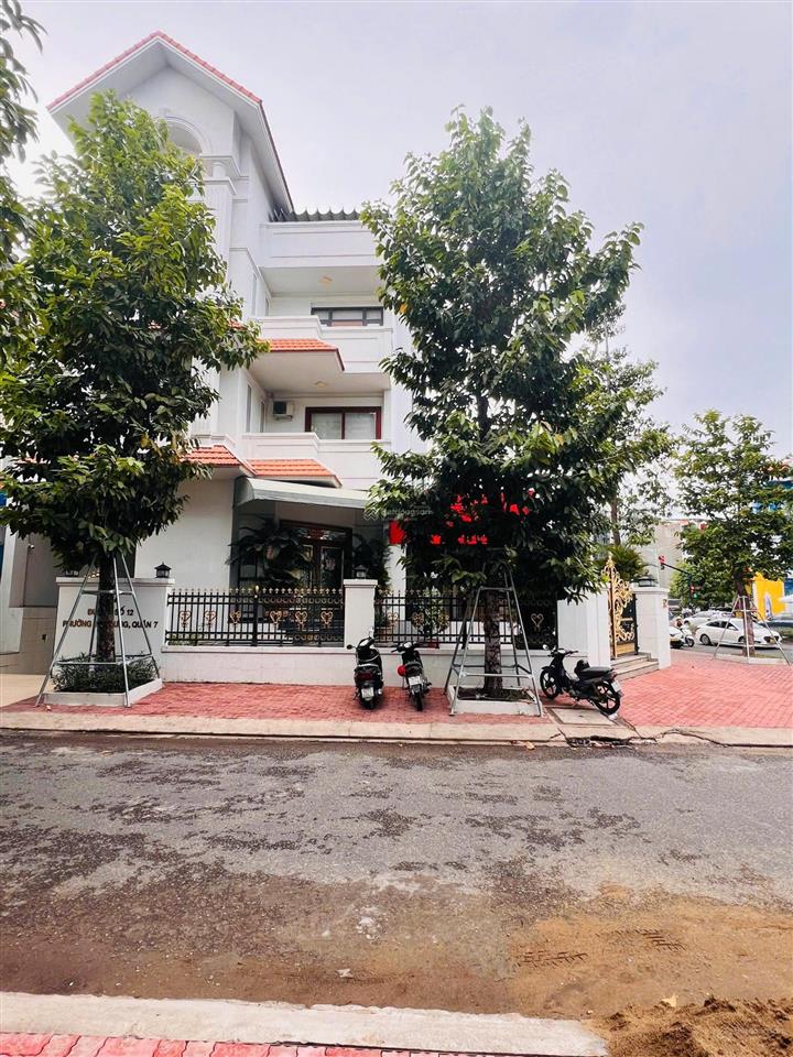 Chính chủ cho thuê nhà mặt tiền quận 7 vị trí đẹp, kinh doanh cực tốt! đường hoàng trọng mậu.