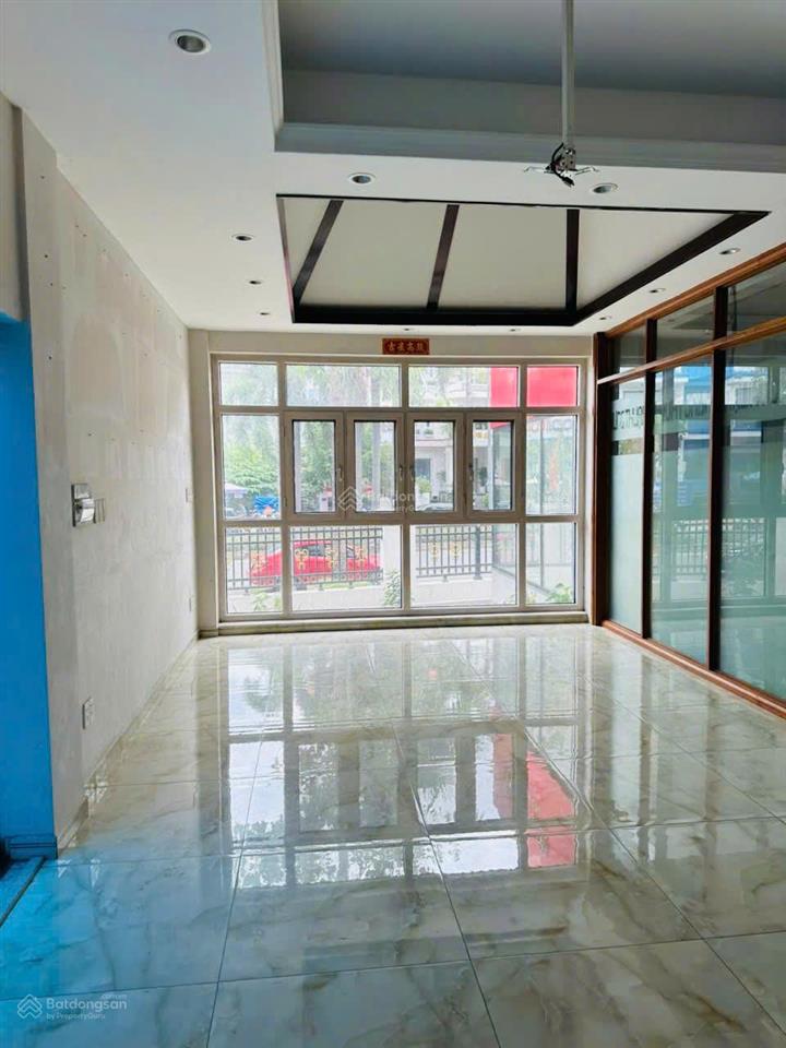 Chính chủ cho thuê nhà mặt tiền quận 7 vị trí đẹp, kinh doanh cực tốt! đường hoàng trọng mậu.